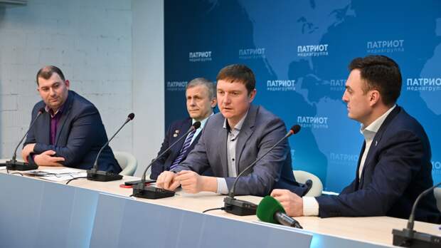 Эфир: Петербург обсудил послание президента в медиацентре «Патриот»