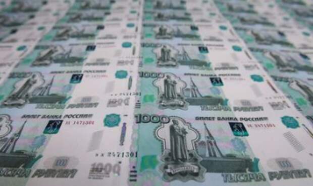 A sheet of 1000 Russian Roubles notes is pictured at Goznak printing factory in Moscow, Russia July 11, 2019. REUTERS/Maxim Shemetov
