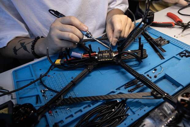 Зеленский анонсировал на февраль начало производства украинских дронов в стране НАТО