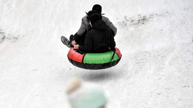 Травматолог Очкуренко: катание на тюбингах нередко приводит к переломам