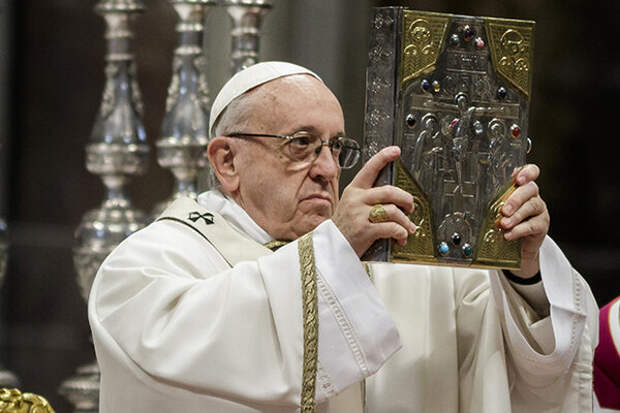 Папа Римский не хочет благословлять однополые браки
