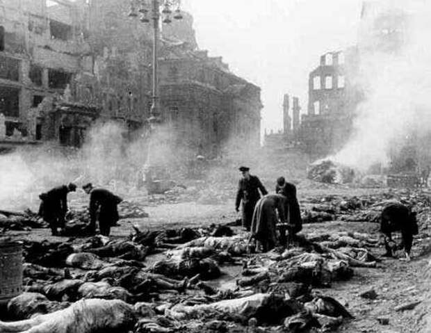 Дрезден после бомбардировки союзниками 13 февраля 1945.