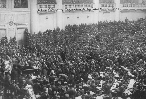 Собрание большевиков в 1917 году в Петрограде.