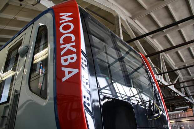 Все достоинства и недостатки нового поезда московского метро