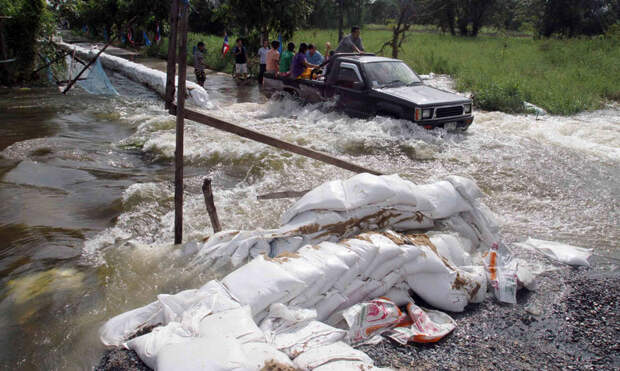 s t25 11127839 Сильнейшее наводнение в Таиланде