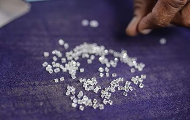Российские алмазы продолжают уходить на Запад в результате тайных схем