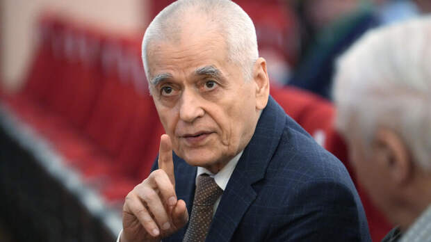 Онищенко назвал возраст начала старения мозга