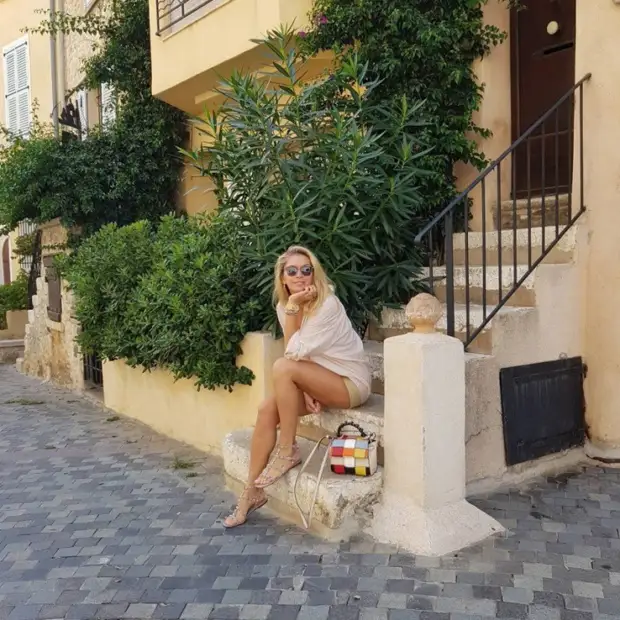 Звезды шоу-бизнеса пережидают «тяжелые времена» за границей: у кого там недвижимость давно?