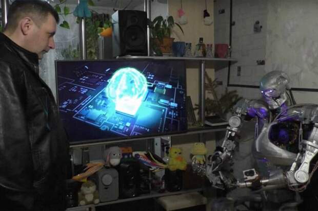 Российский изобретатель вживил «сознание» своего умершего дедушки в робота