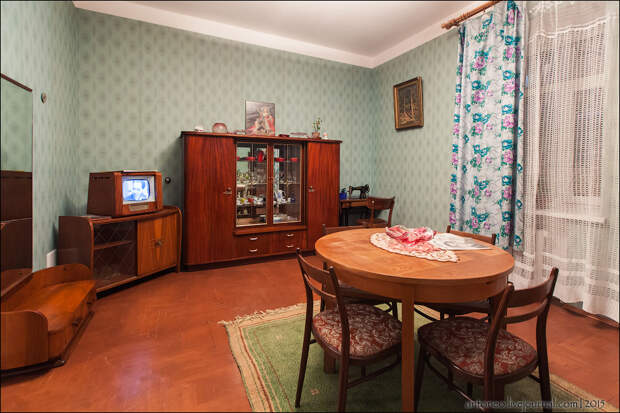 Советские кухни, спальни и гостиные: интерьеры и мебель