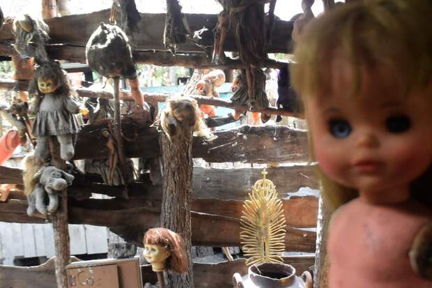 Жуткий мексиканский остров кукол, где слышатся крики утопленников