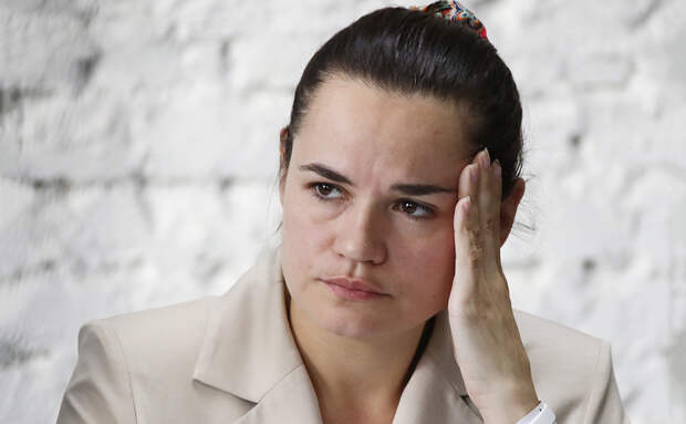 Западу надоело нянчиться с Тихановской: оппозиционерку встретил полупустой зал Европарламента