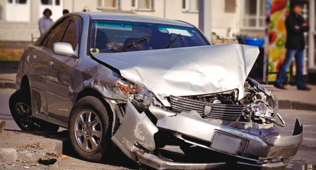 Как приобрести авто после аварии с выгодой для себя?