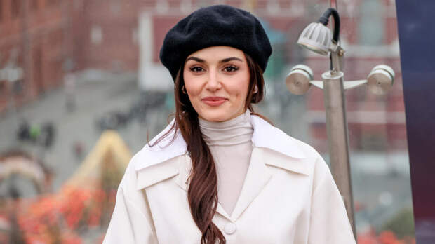 Власти Турции выдали ордер на арест актрисы Ханде Эрчел