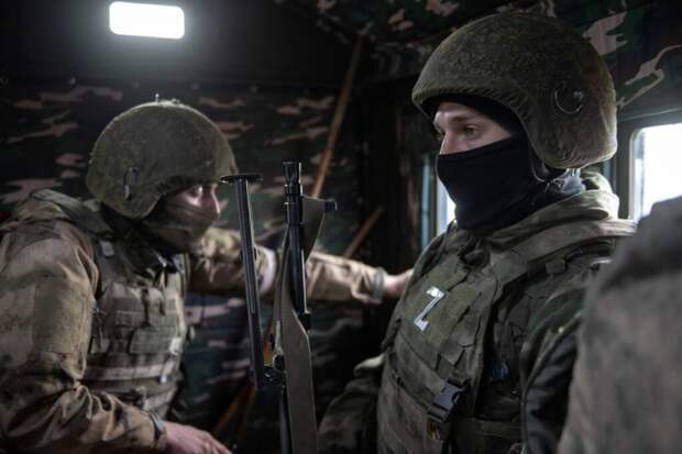 Российские танки от дронов на СВО защищает «Еж»