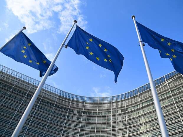 Неделю тому назад еврокомиссар по энергетике Кадри Симсон сделала заявление, которое, как ни удивительно, все еще продолжают комментировать:  "Еврокомиссия не заинтересован в подписании нового...