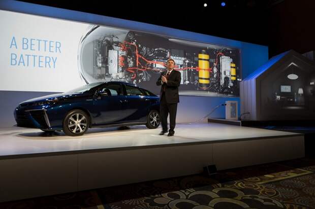 Toyota Mirai – первый в мире серийный водородный автомобиль