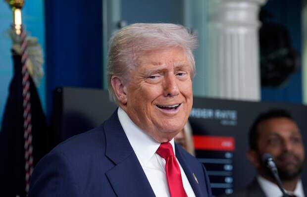 «Эффект Перл-Харбора»: что может обрушить рейтинг Трампа