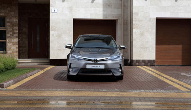 Toyota назвала цены на новую Corolla