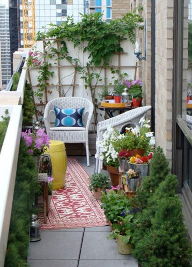 outdoor-furniture-balcony-with-flower-decor