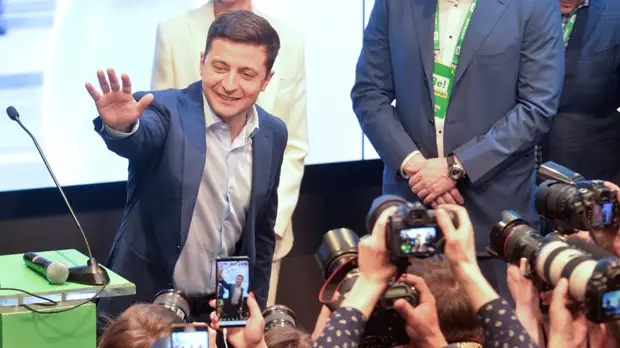 «Украинцы сделали другой выбор»: Зеленский прокомментировал свою победу по данным экзитполов