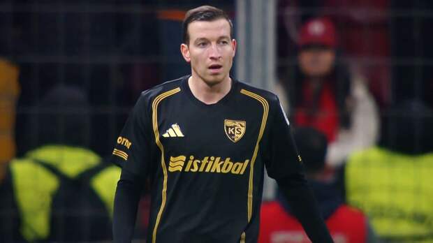 Макаров дебютировал за «Кайсериспор»: желтая карточка и поражение 0:4 от «Галатасарая»