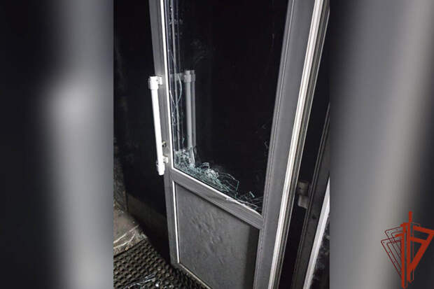 В Кемерово мужчина разгромил компьютерный клуб из-за проигрыша