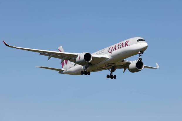 Qatar Airways предупредила о попытках обмана пассажиров отмененных рейсов