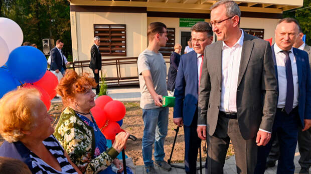 Есть и такие губернаторы: Мало получает и обходит город пешком