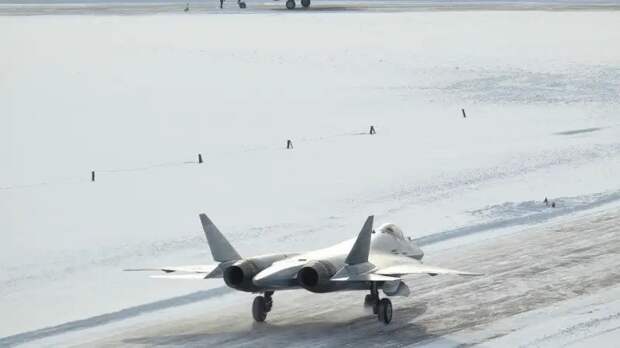 ВКС России получили партию истребителей Су-57 с обновленным комплексом