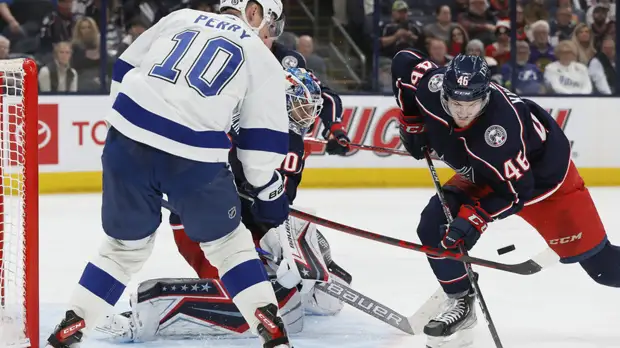 «Тампе» уступила «Коламбусу» в матче НХЛ, несмотря на шайбу Кучерова