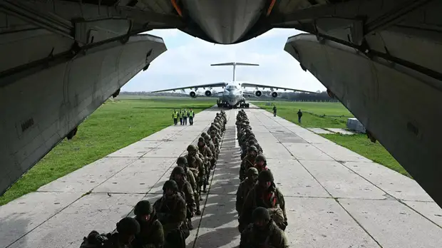 Политолог Шаповалов объяснил цель публикаций о «планах вторжения» России на Украину