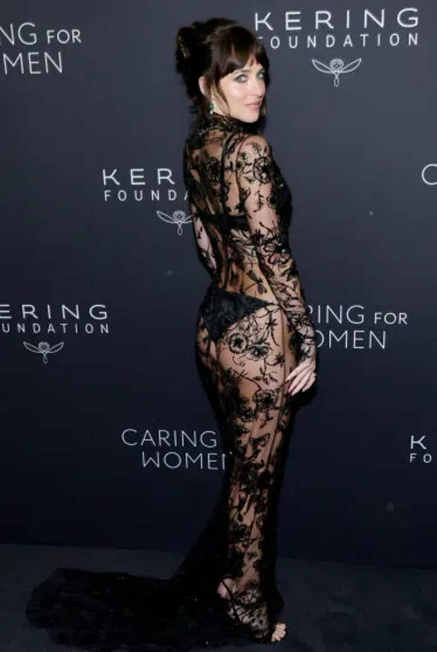 Дакота Джонсон в Gucci