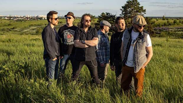 Группа «Рекорд Оркестр» исполнила песню «После войны» в рамках трибьюта группы «Любэ»