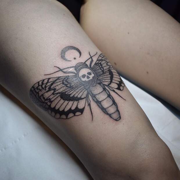 татуировки в виде бабочек фото 15