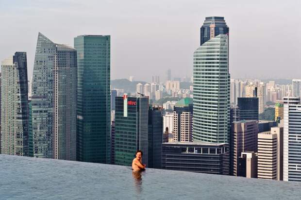 Самый высокий бассейн в мире, Сингапур, крыша небоскреба Marina Bay Sands Skypark