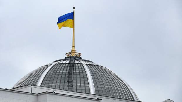Флаг Украины на здании Верховной рады в Киеве - РИА Новости, 1920, 09.12.2021
