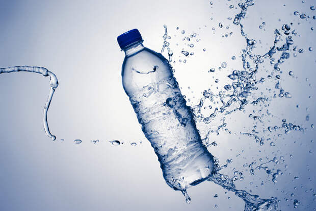Чем опасна вода из пластиковых бутылок