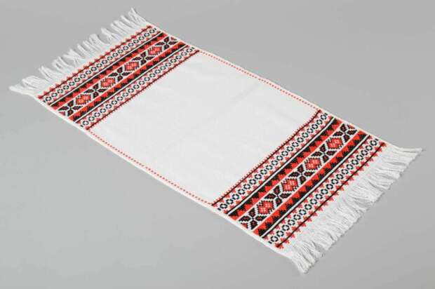 Белорусский рушник (полотенце) с бахромой. Появился задолго до открытия Америки. |Фото: ya.ru. Белорусский рушник (полотенце) с бахромой. Появился задолго до открытия Америки. |Фото: ya.ru.