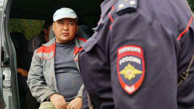 Какой праздник отмечается 23 февраля? Вот что ответили мигранты