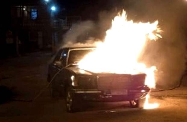 Угнанную машину  астраханец бросал после наезда на ограждение, потом вновь на ней катался и в итоге сжег