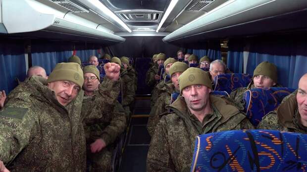 Бойцы ВС РФ рассказали о своих эмоциях после освобождения из плена