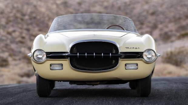 Концептуальный родстер реактивной эры Dodge Firearrow II