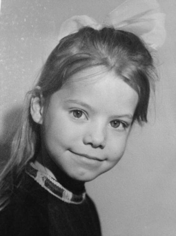 Яна Поплавская в детстве. / Фото: www.biographe.ru