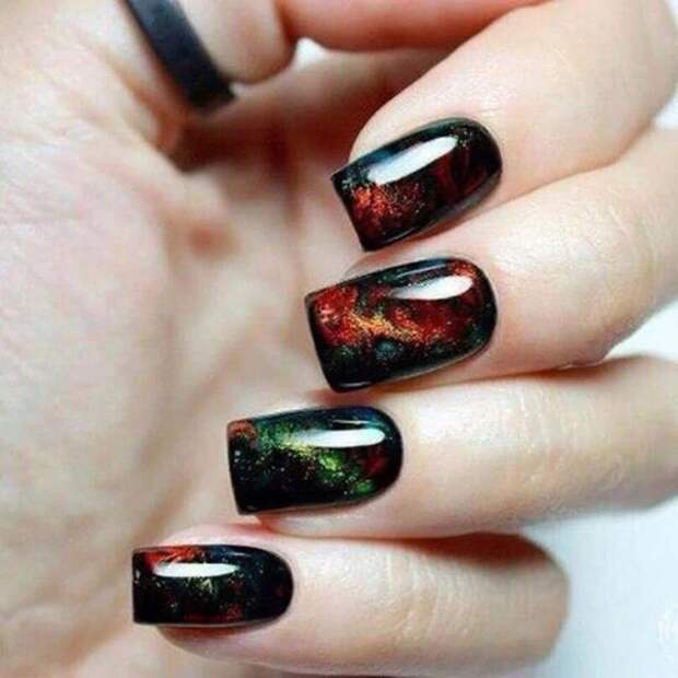 Маникюр с дизайном Кошачий глаз