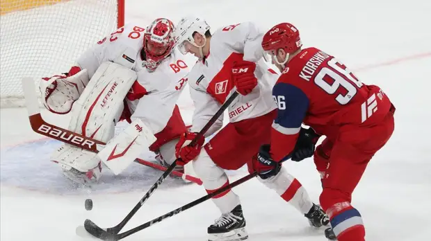 «Локомотив» одержал седьмую подряд победу в КХЛ, обыграв «Спартак»