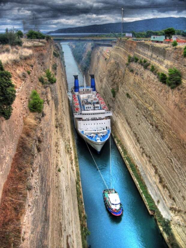 Самый узкий судоходный канал в мире 