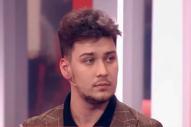 Сын Усольцевой после исчезновения родителей избавился от телефона