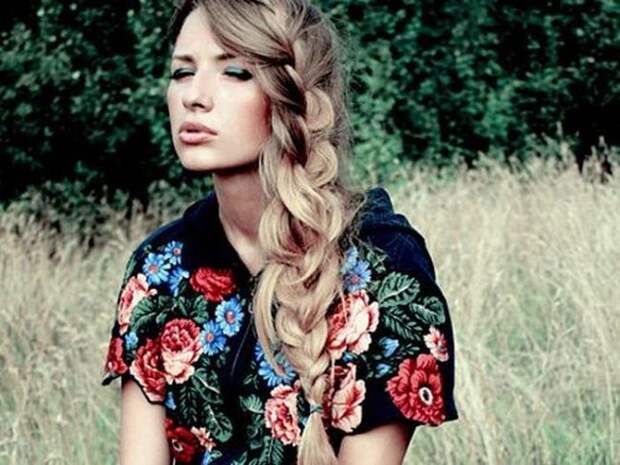 Как же мне нравятся девушки с косичками... Как же мне нравятся девушки с косичками...