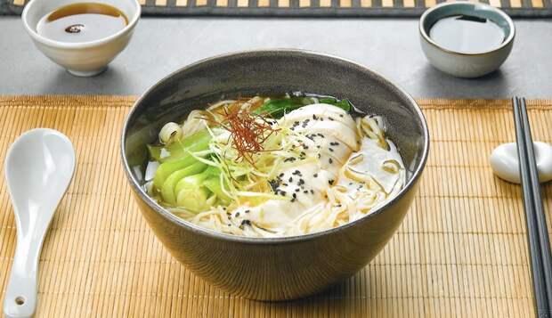 Лапша рамен по-домашнему: как приготовить японский суп